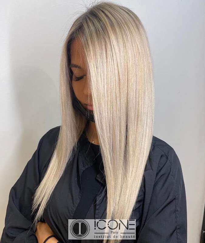 Cheveux lisses, brillants et soyeux